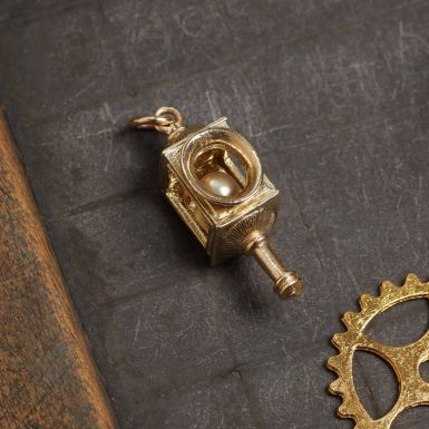 Pre-Owned Vintage 1965 9ct Yellow Gold Pearl Lantern Charm