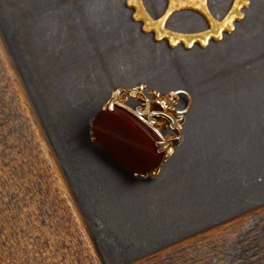 Pre-Owned Vintage 1968 9ct Gold Carnelian Stamp Fob Pendant