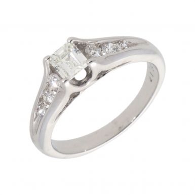 Pre-Owned 18ct White Gold Mixed Cut Diamond Solitaire Ring