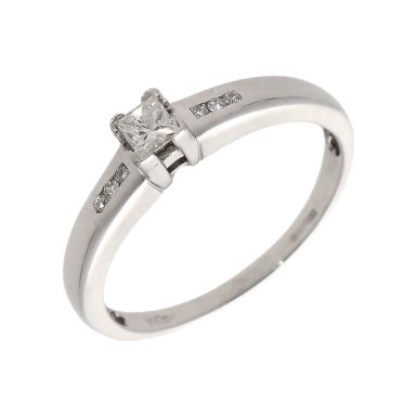 Pre-Owned 18ct White Gold Princess Cut Diamond Solitaire Ring