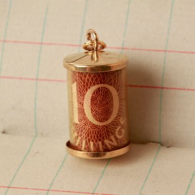 Pre-Owned Vintage 1965 10 Shilling Note Capsule Charm