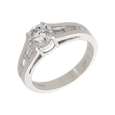 Pre-Owned 18ct Gold 1.53ct Diamond Solitaire & Shoulders Ring
