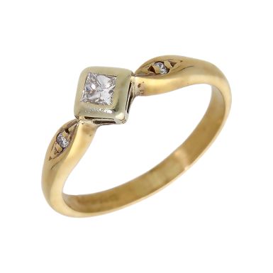 Pre-Owned 9ct Yellow Gold Princess Cut Diamond Solitaire Ring