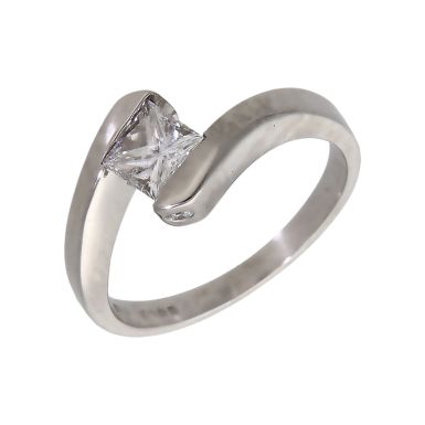 Pre-Owned Platinum Princess Cut Diamond Solitaire Twist Ring