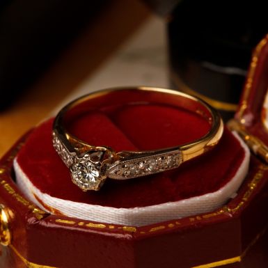 Pre-Owned Vintage 1982 18ct Gold Diamond Solitaire Ring