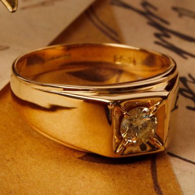 Pre-Owned Vintage 1974 18ct Gold Diamond Solitaire Signet Ring