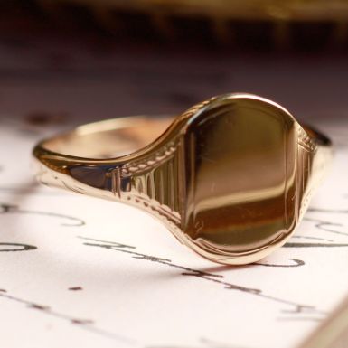 Pre-Owned Vintage 1961 9ct Yellow Gold Signet Ring