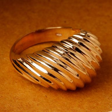 Pre-Owned Vintage 1983 9ct Yellow Gold Domed Wave Ring