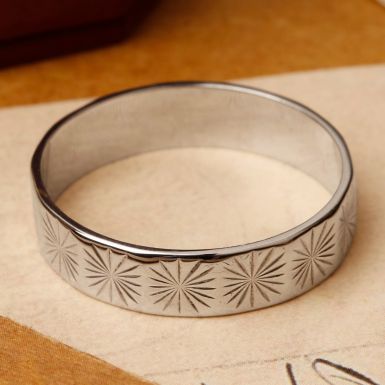 Pre-Owned Vintage 1965 18ct White Gold Star Engraved Band Ring