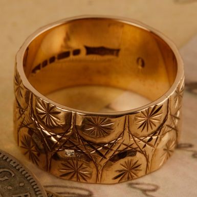Pre-Owned Vintage 1979 9ct Gold 10mm Pattened Wedding Ring