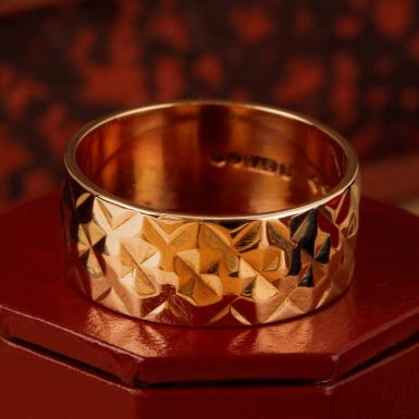 Pre-Owned Vintage 1972 9ct Gold 9mm Patterned Wedding Ring