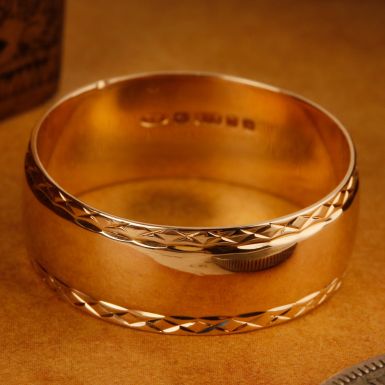 Pre-Owned Vintage 1987 9ct Gold 8mm Patterned Edge Wedding Ring