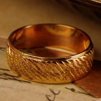 Pre-Owned Vintage 1986 18ct Gold 6mm Patterned Wedding Band Ring