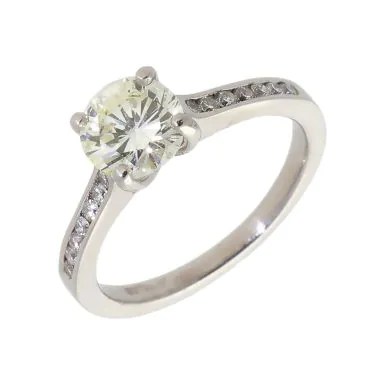 Pre-Owned Platinum 1.52ct Diamond Solitaire & Shoulders Ring