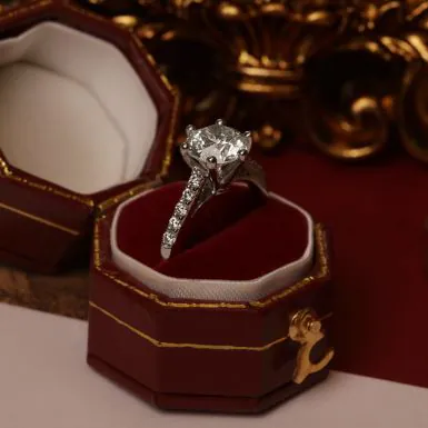 Pre-Owned 18ct Gold 1.92ct Diamond Solitaire & Shoulders Ring