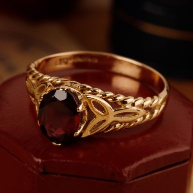 Pre-Owned Vintage 1980 9ct Yellow Gold Garnet Solitaire Ring