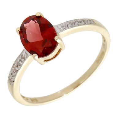 Pre-Owned 9ct Yellow Gold Garnet & Diamond Dress Ring