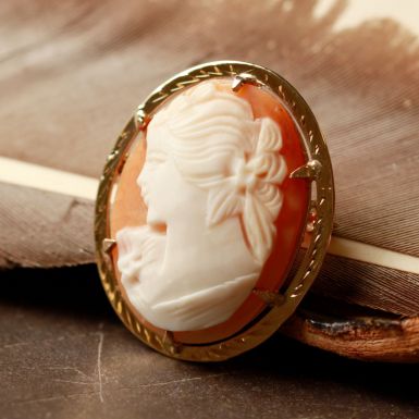 Pre-Owned Vintage 1978 9ct Yellow Gold Cameo Brooch