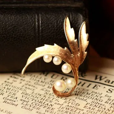 Pre-Owned Vintage 1967 9ct Gold Pearl Set Feathers Brooch