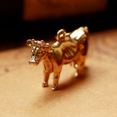 Pre-Owned Vintage 1972 9ct Yellow Gold Cow Charm