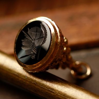 Pre-Owned Vintage 1967 9ct Yellow Gold Onyx Centurian Fob