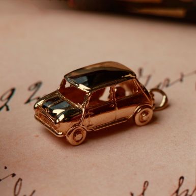 Pre-Owned Vintage 1978 9ct Yellow Gold Car Charm