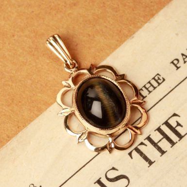 Pre-Owned Vintage 1975 9ct Yellow Gold Cats-Eye Pendant