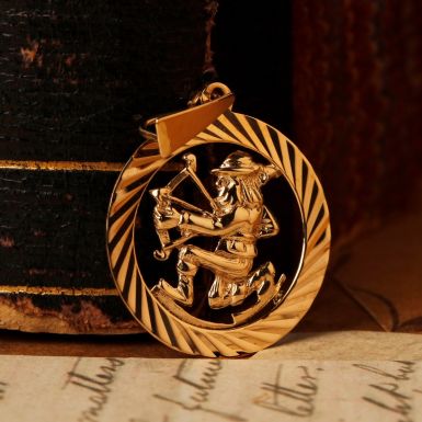 Pre-Owned Vintage 1975 9ct Yellow Gold Robin Hood Pendant
