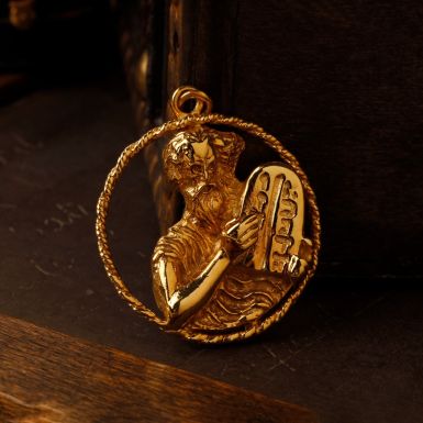 Pre-Owned Vintage 1961 9ct Yellow Gold Moses Pendant