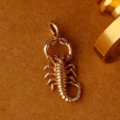 Pre-Owned Vintage 1986 9ct Yellow Gold Scorpion Charm Pendant