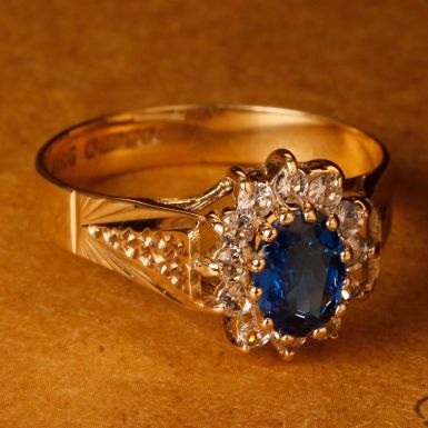 Pre-Owned Vintage 1979 9ct Gold Blue & White Spinel Cluster Ring