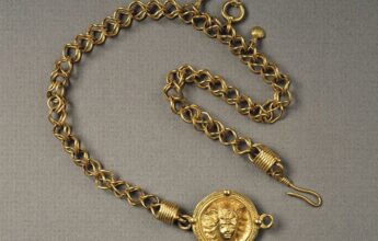 How to style a statement chain necklace