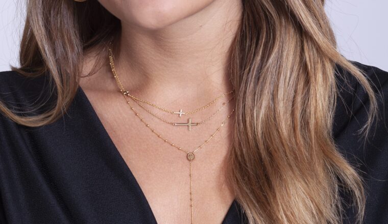 How to Guide: Layering Necklaces