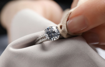 Jewellery Care Myths Busted: How to Clean Your Jewellery This Holiday Season